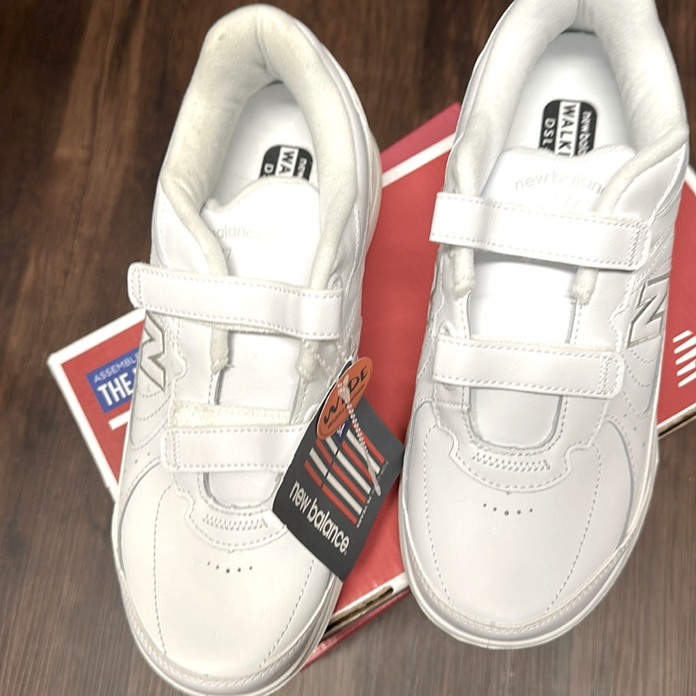 Brand New -New Balance Mens Walking Shoesin extra wide